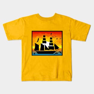 Sailing at sunset Kids T-Shirt